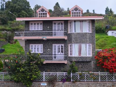 Hotel Exterior View 